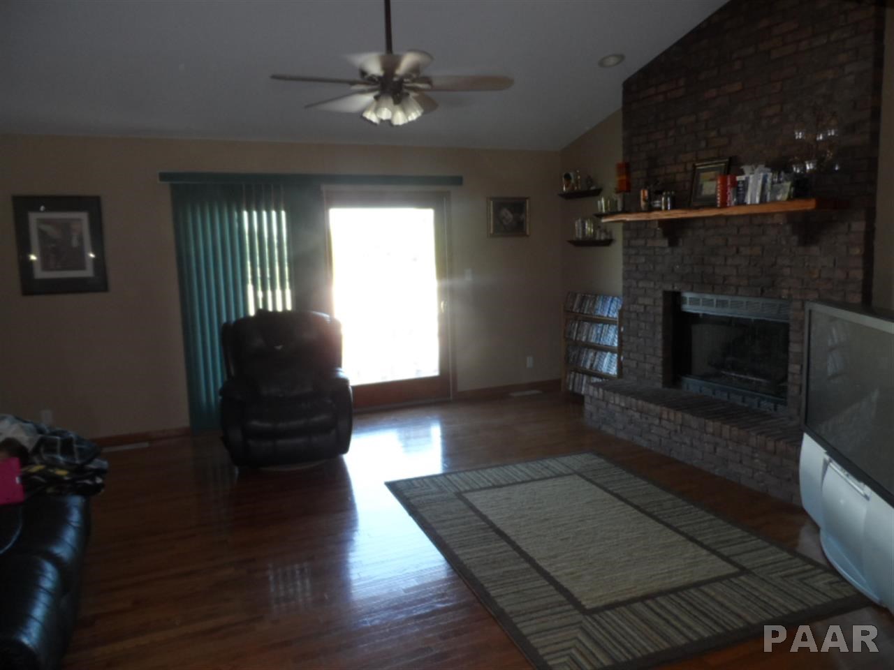 1109 North Nofsinger Road Metamora, IL 61548 - Photo 7 of 22 Gallery Image 7