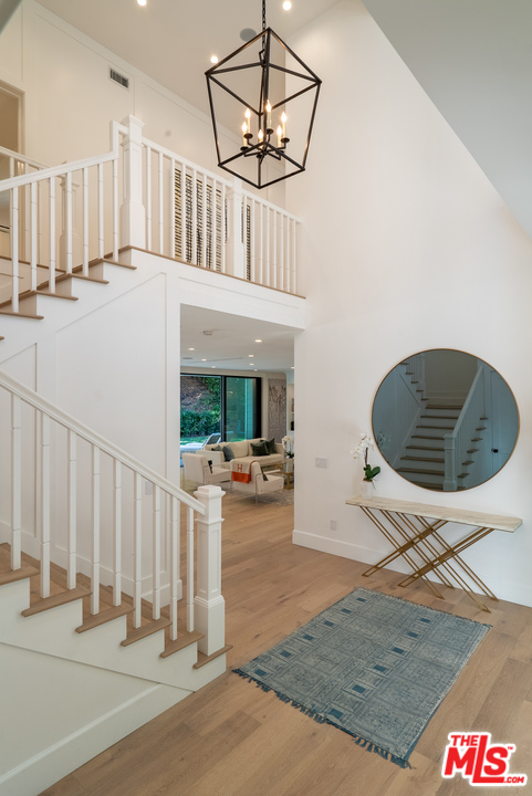 2794 Mandeville Canyon Road Los Angeles, CA 90049 - Photo 3 of 18 a view of entryway and hall