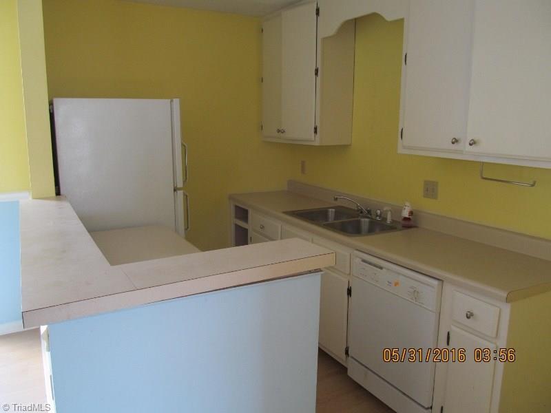 5711 Bramblegate Road, Unit E Greensboro, NC 27409 - Photo 9 of 28 Gallery Image 9