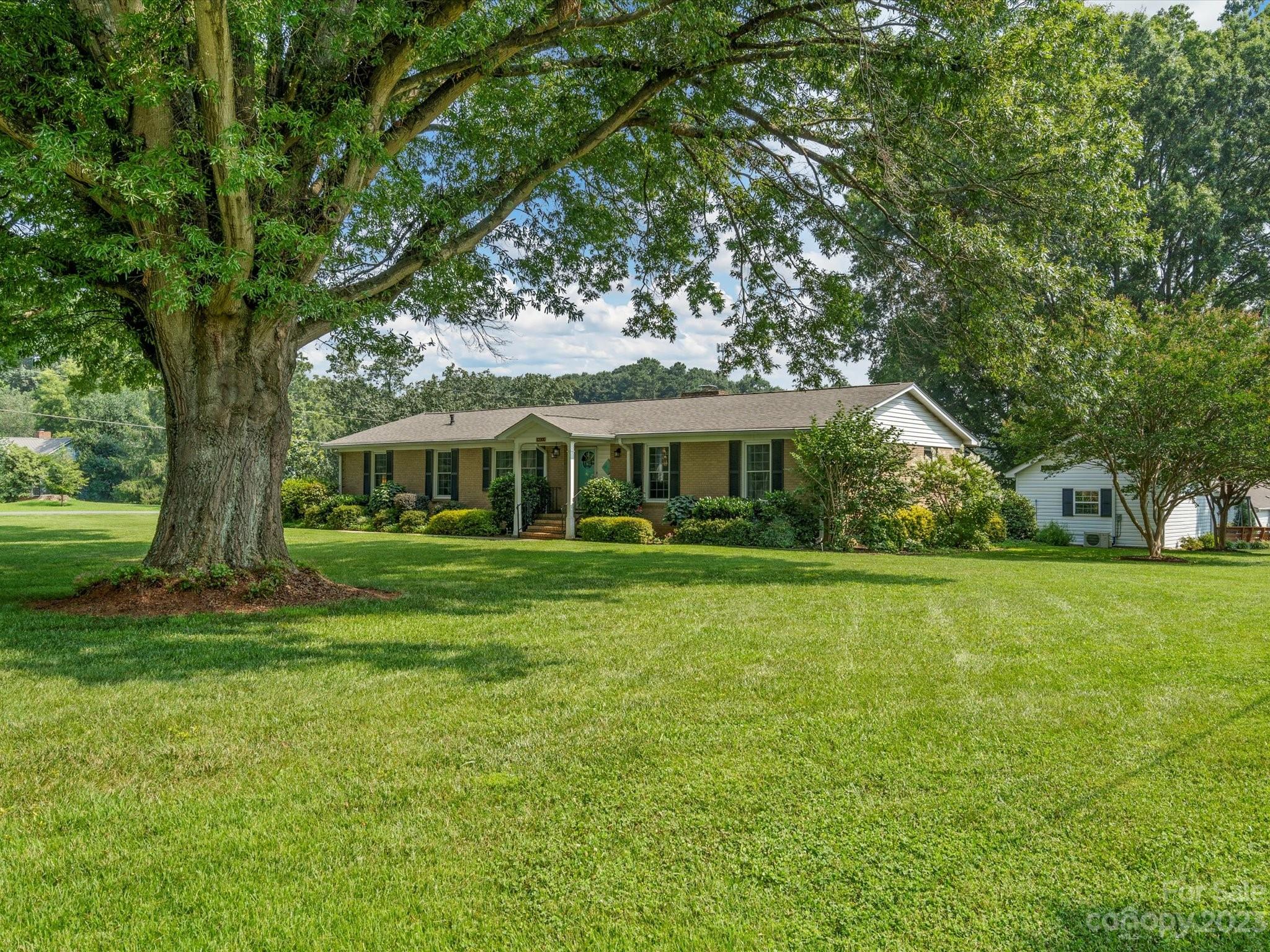 12101 Idlewild Road Matthews, NC 28105 - Photo 3 of 45