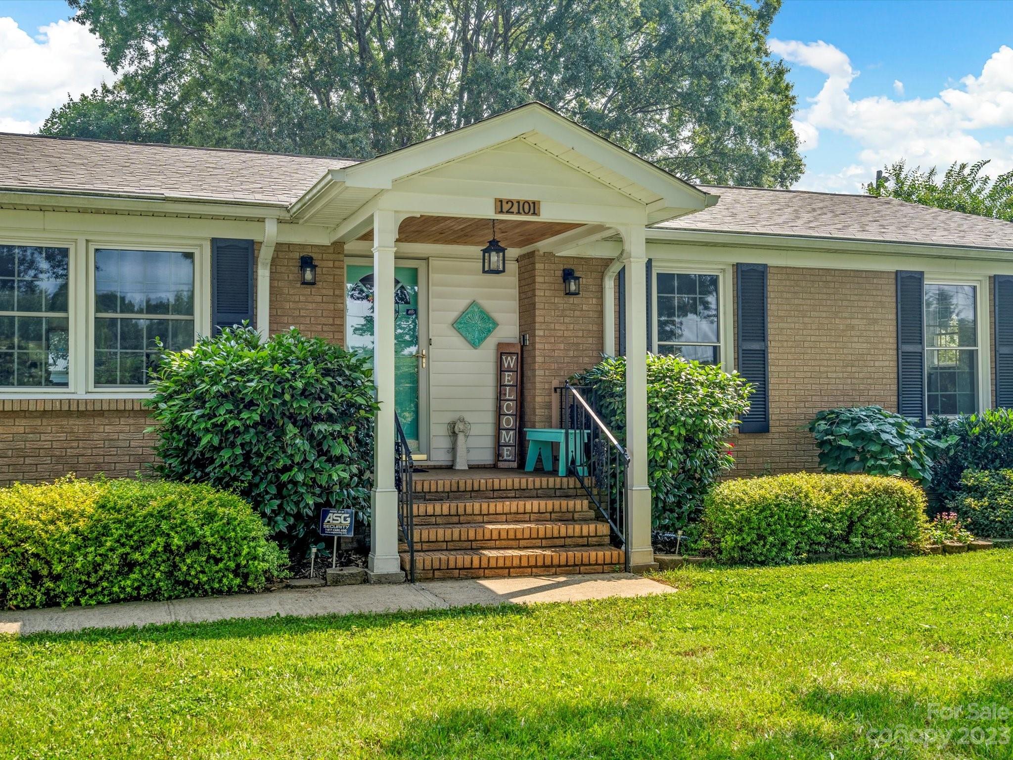 12101 Idlewild Road Matthews, NC 28105 - Photo 5 of 45