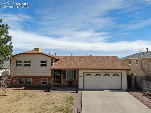 $389,999 | 604 Phay Avenue, Canon City, CO 81212