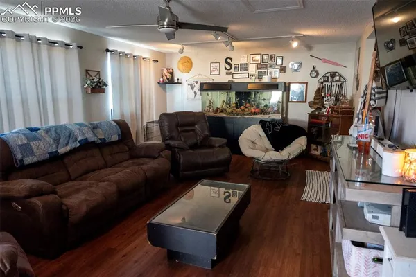 $389,999 | 604 Phay Avenue, Canon City, CO 81212