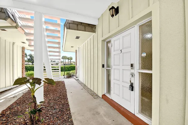 $257,143 | 324 Orange Tree Drive, Unit 5, Atlantis, FL 33462