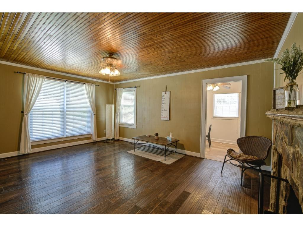 1444 Southside Road Elizabethton, TN 37643 - Photo 3 of 22 Photo 3