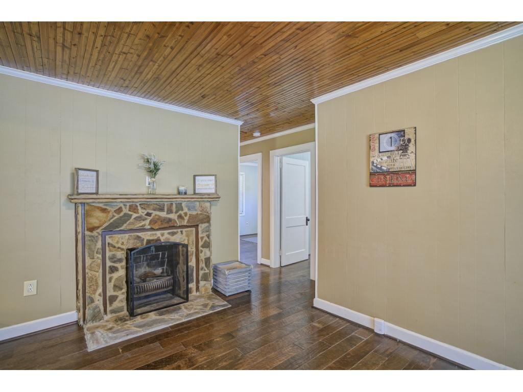 1444 Southside Road Elizabethton, TN 37643 - Photo 9 of 22 Photo 9