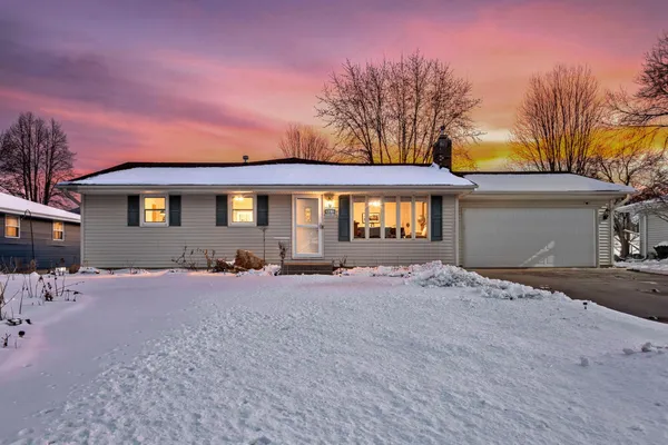 $420,000 | 951 Swift Street, Shakopee, MN 55379