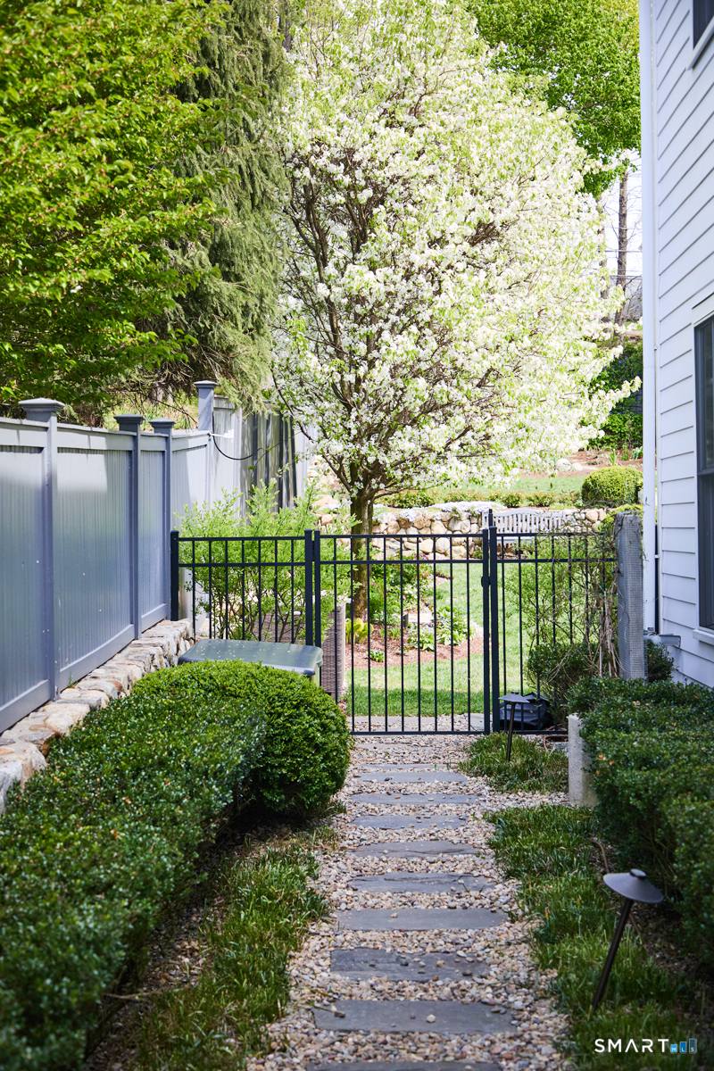 2 Mortar Rock Road Westport, CT 06880 - Photo 5 of 34