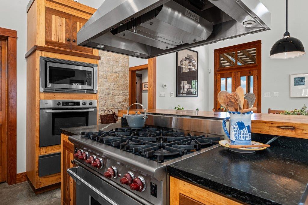 309 Ridgeview Drive Fredericksburg, TX 78624 - Photo 26 of 65