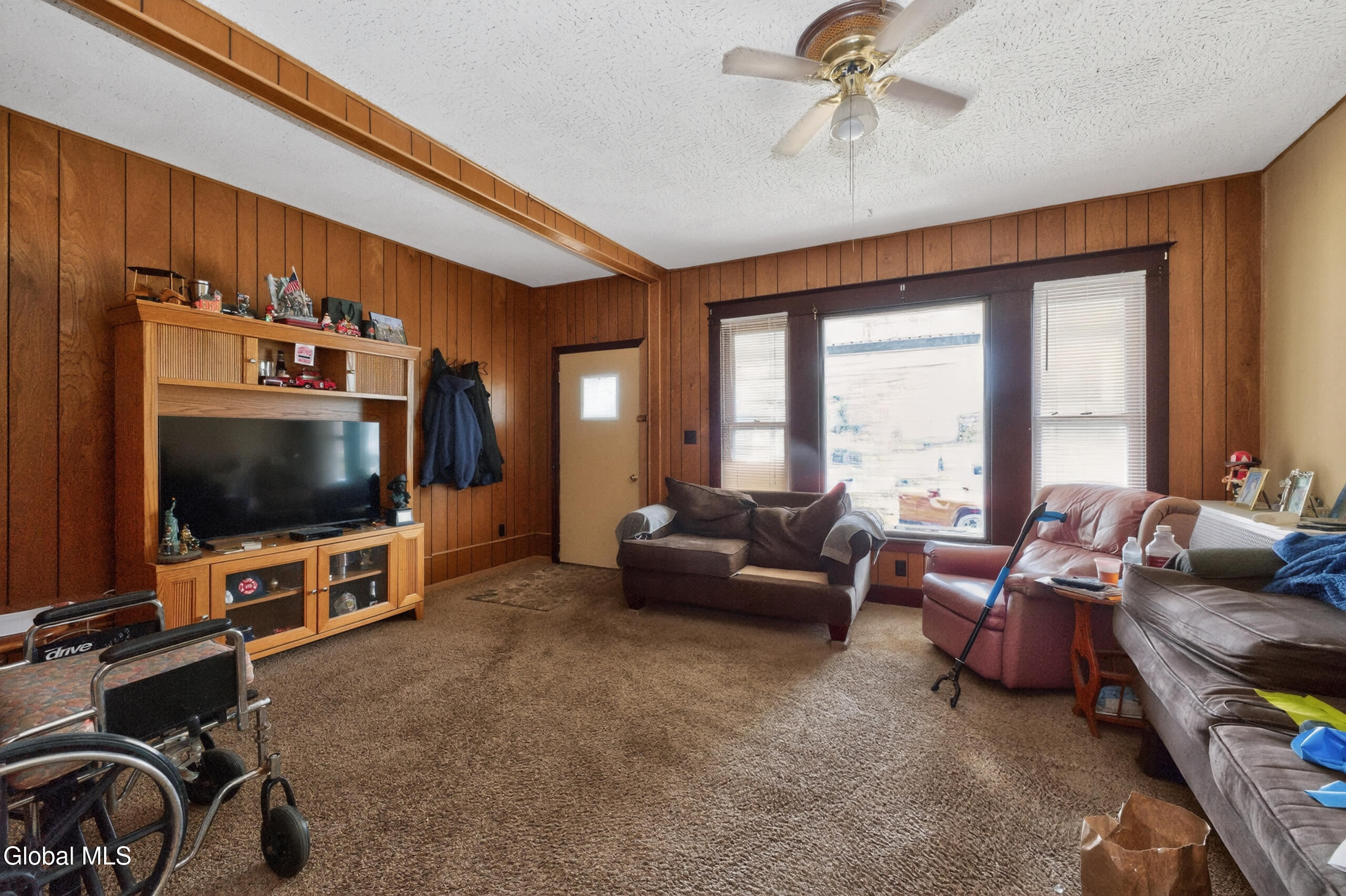 33 Osborne Road Albany, NY 12205 - Photo 6 of 31 1 Apt Down 1