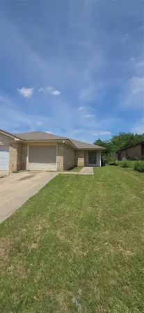 $1,295 | 6717 Loma Vista Drive, Unit 6719, Fort Worth, TX 76133