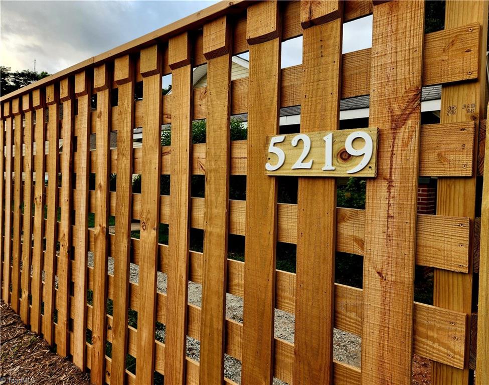 5219 Old Rural Hall Road Winston-Salem, NC 27105 - Photo 2 of 18 Privacy Fence