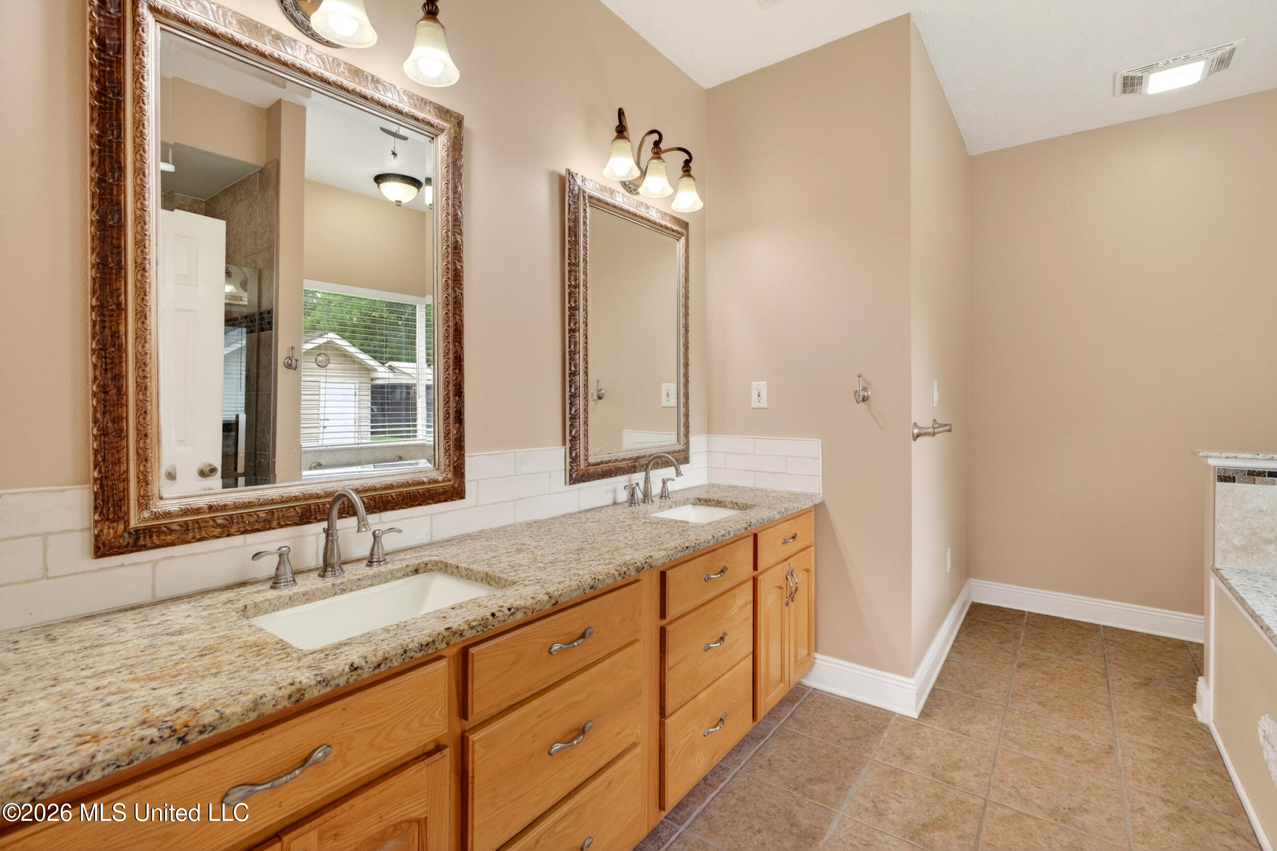 17 JM Carnell Road Poplarville, MS 39470 - Photo 27 of 65 27_27_primarybathroom