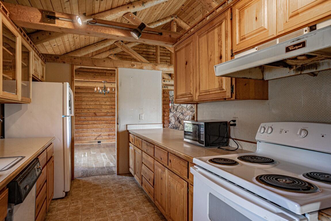 700 Neil Creek Road Ashland, OR 97520 - Photo 15 of 37 Kitchen