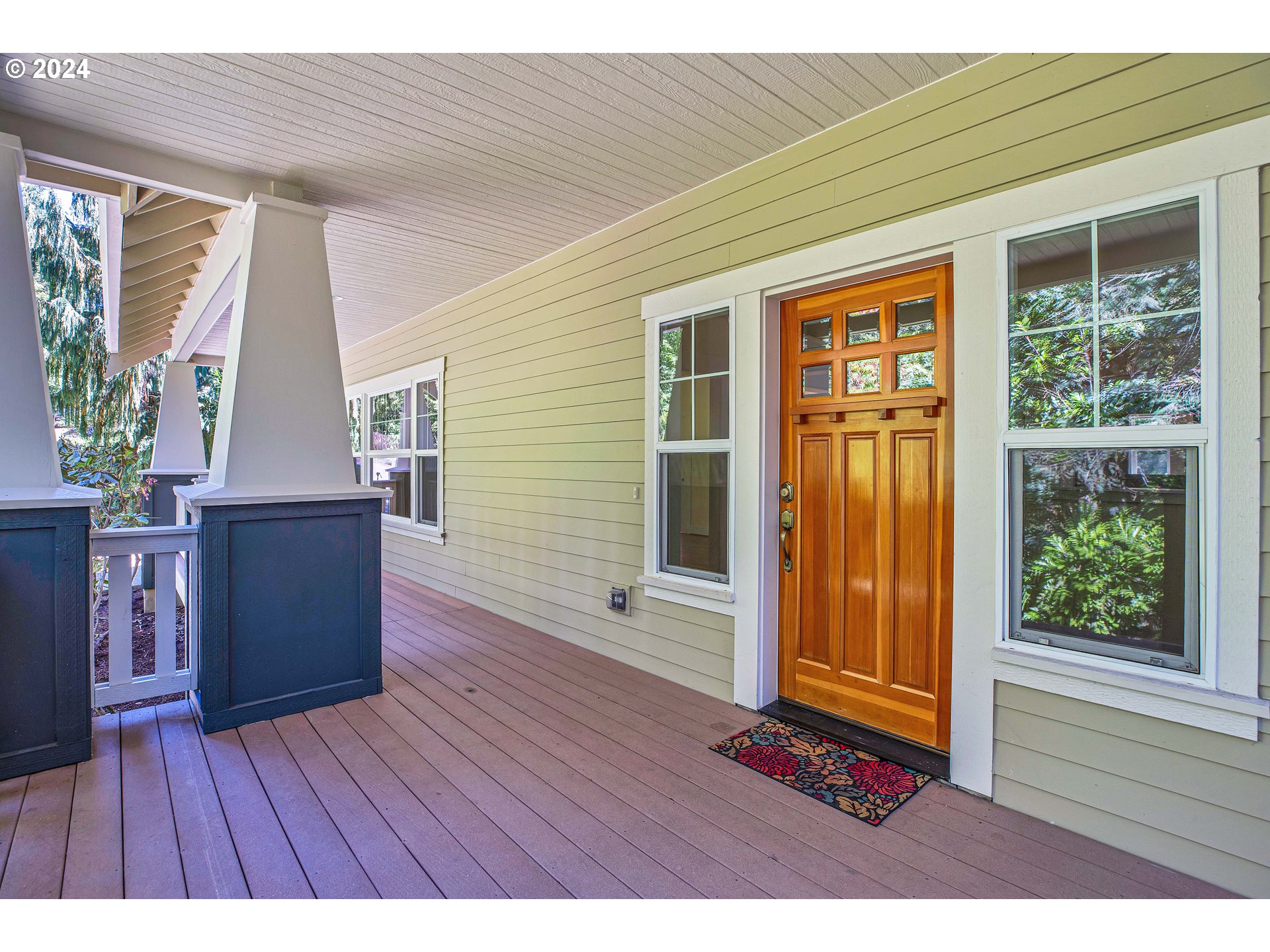 4204 Southwest Alice Street Portland, OR 97219 - Photo 3 of 48 Gallery Image 3