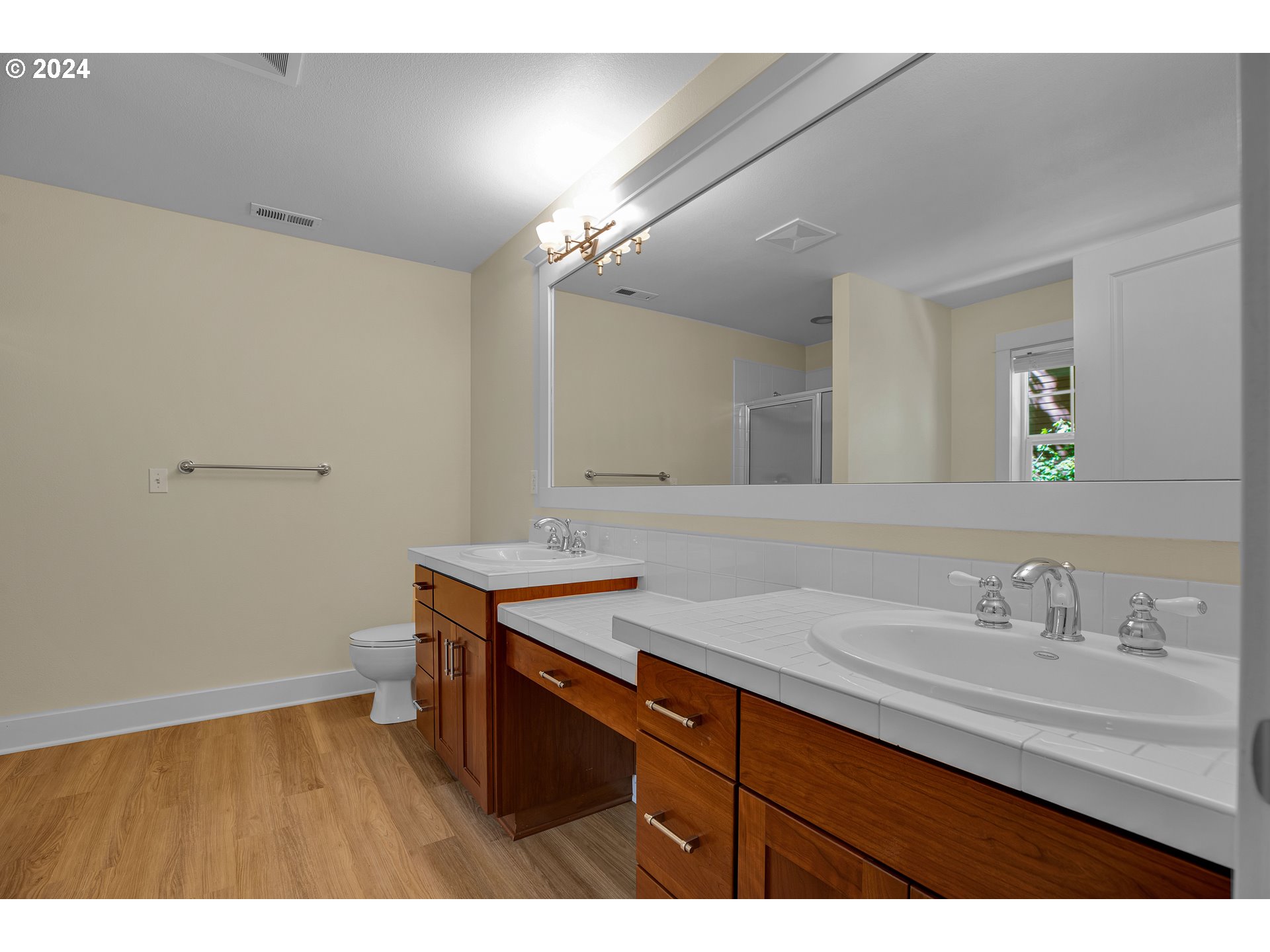 4204 Southwest Alice Street Portland, OR 97219 - Photo 32 of 48 Owner's Suite Bathroom
