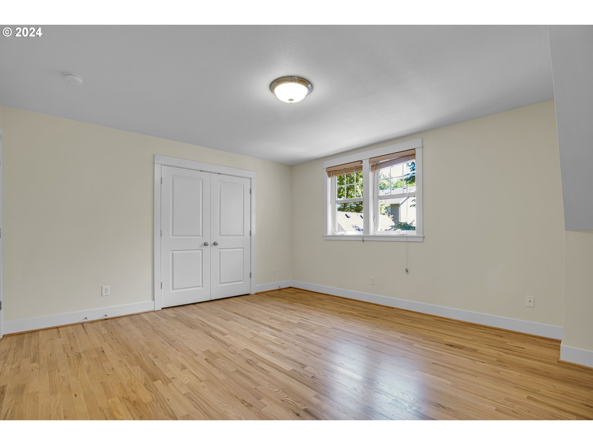 4204 Southwest Alice Street Portland, OR 97219 - Photo 38 of 48 Bedroom