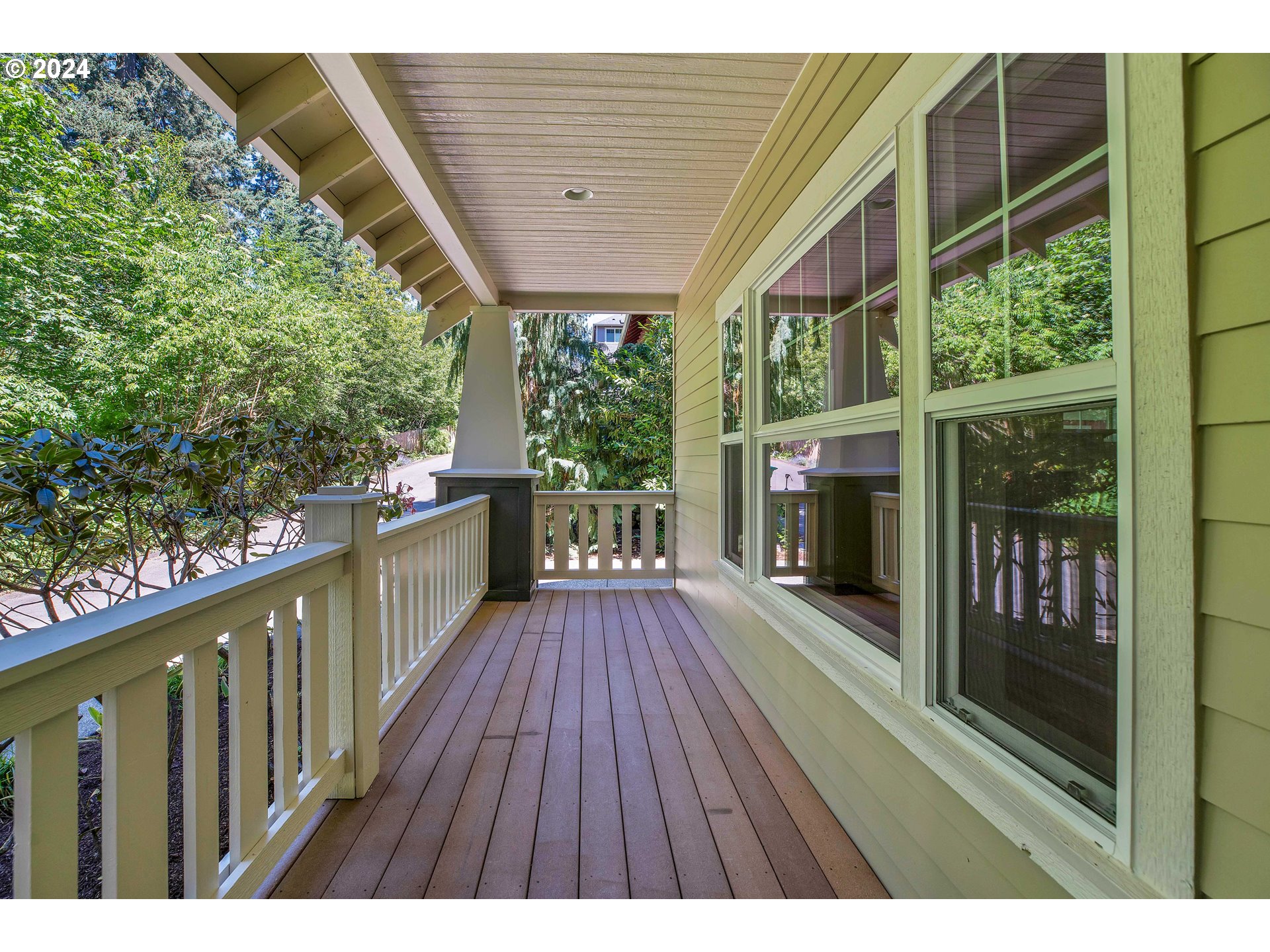 4204 Southwest Alice Street Portland, OR 97219 - Photo 4 of 48 Gallery Image 4