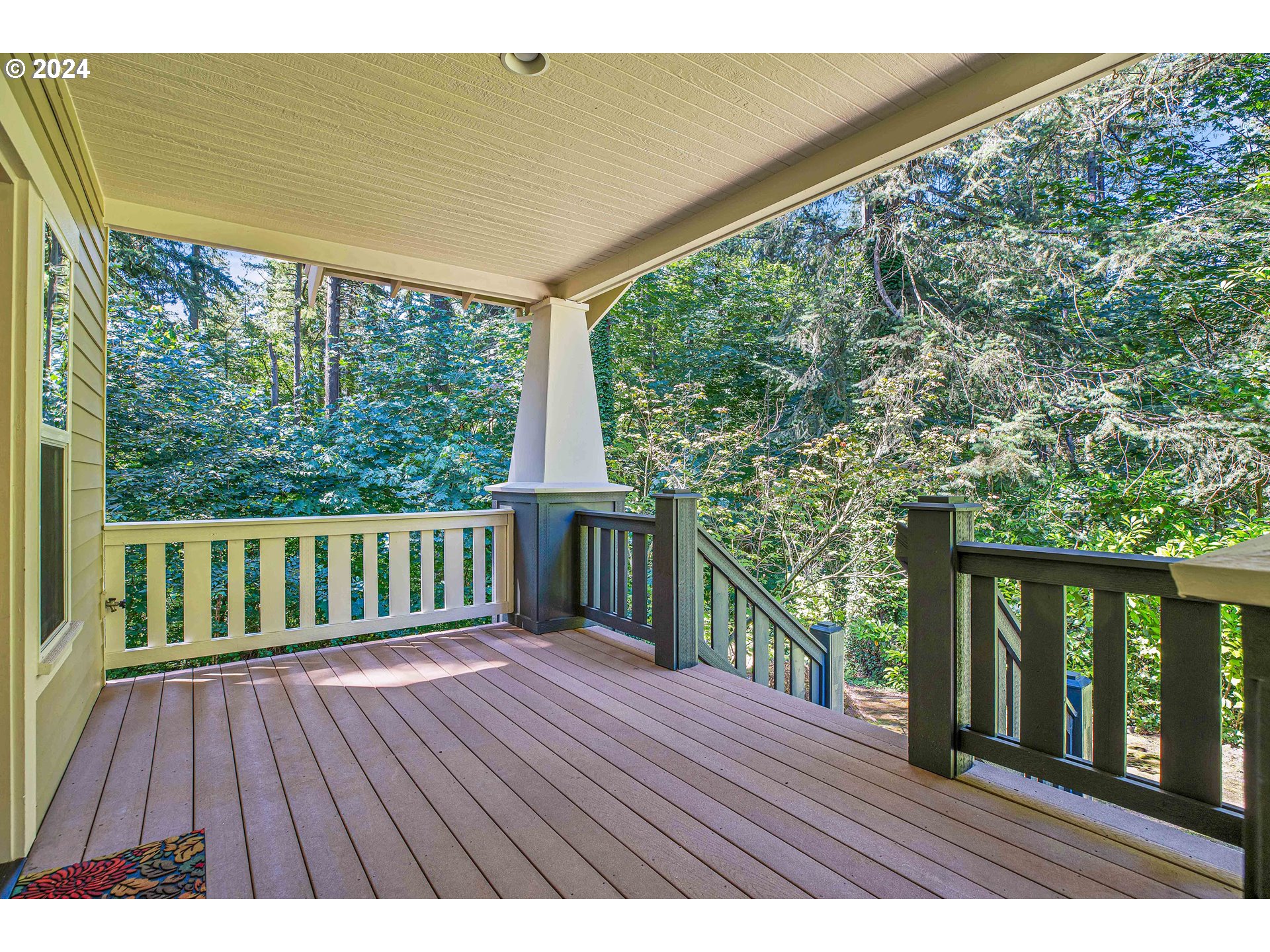 4204 Southwest Alice Street Portland, OR 97219 - Photo 5 of 48 Gallery Image 5