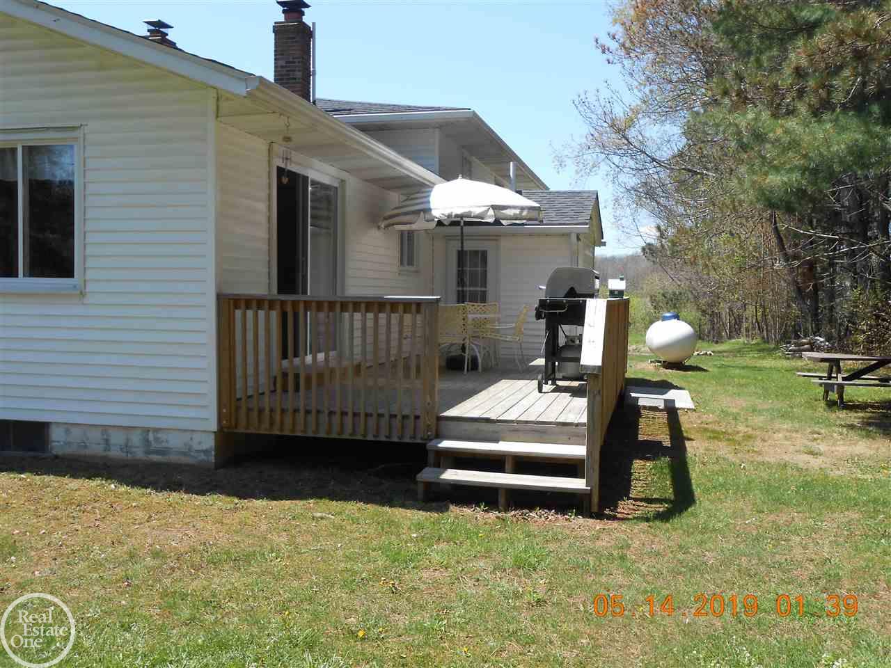 8090 Yale Road Avoca, MI 48006 - Photo 3 of 34 31379922-2.JPG