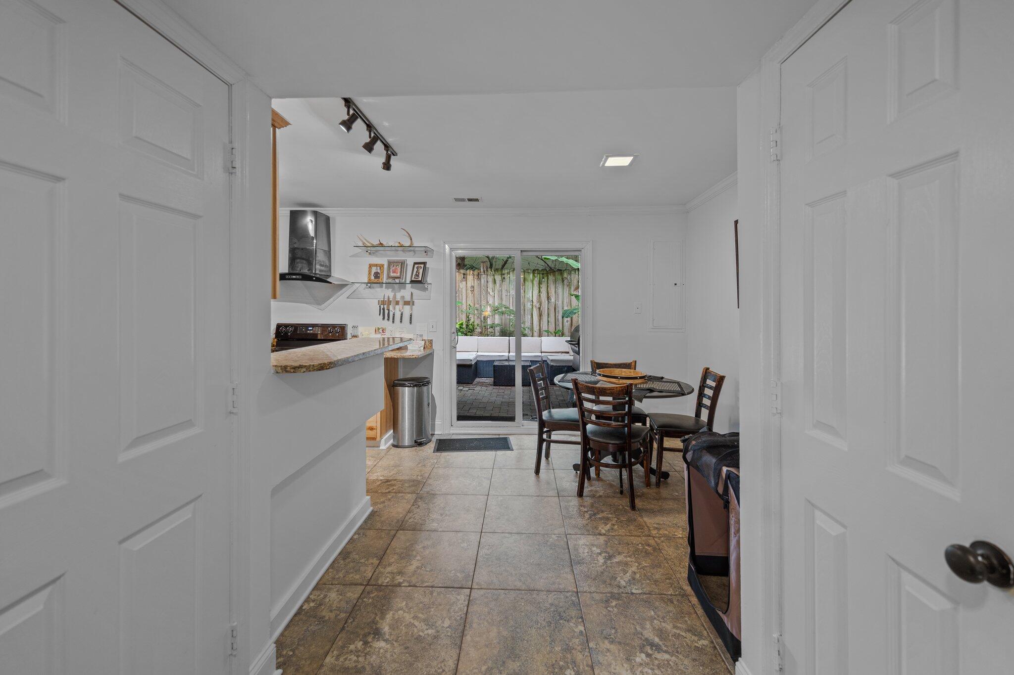 11 America Street Charleston, SC 29403 - Photo 6 of 27 17-web-or-mls-470A9736