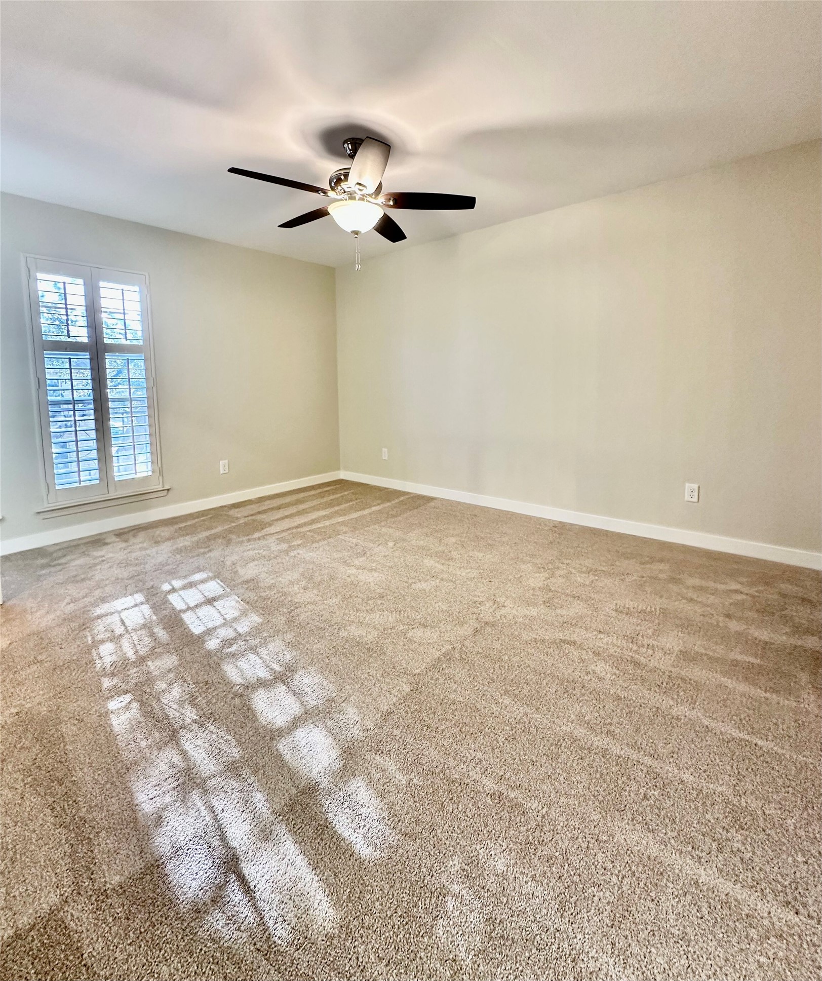 8111 Middle Court Austin, TX 78759 - Photo 27 of 38 Second upstairs bedroom.