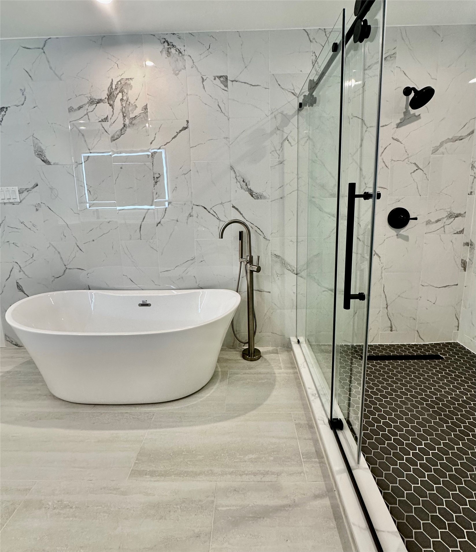 8111 Middle Court Austin, TX 78759 - Photo 29 of 38 Upstairs bedroom