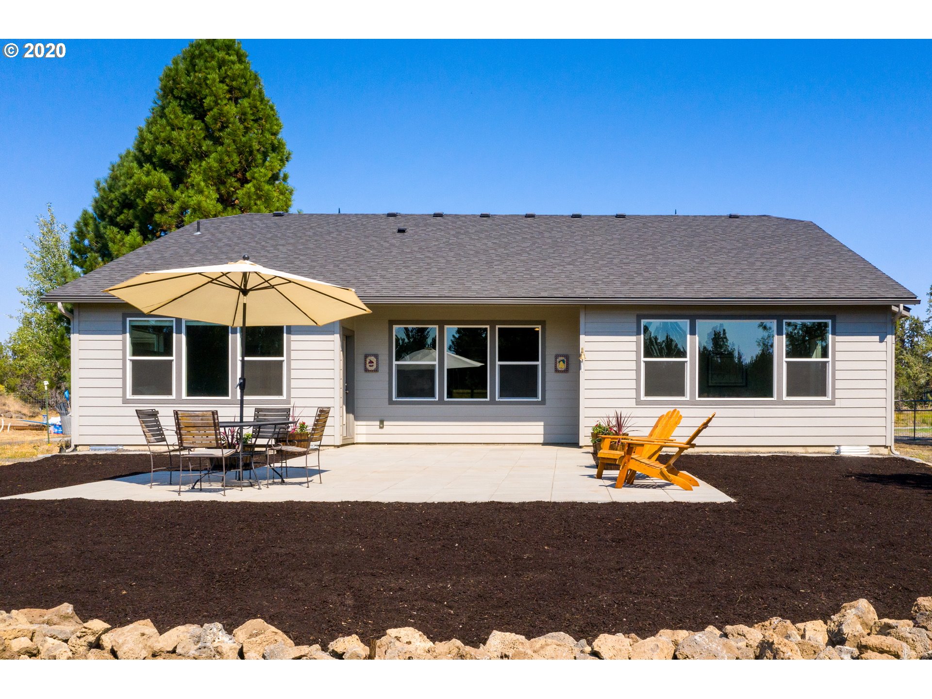 64615 Hunnell Road Bend, OR 97703 - Photo 3 of 32