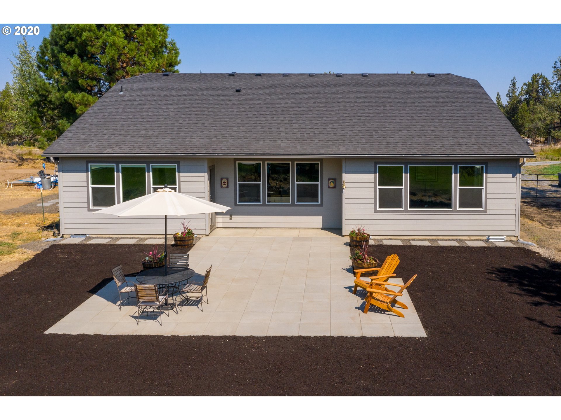 64615 Hunnell Road Bend, OR 97703 - Photo 4 of 32
