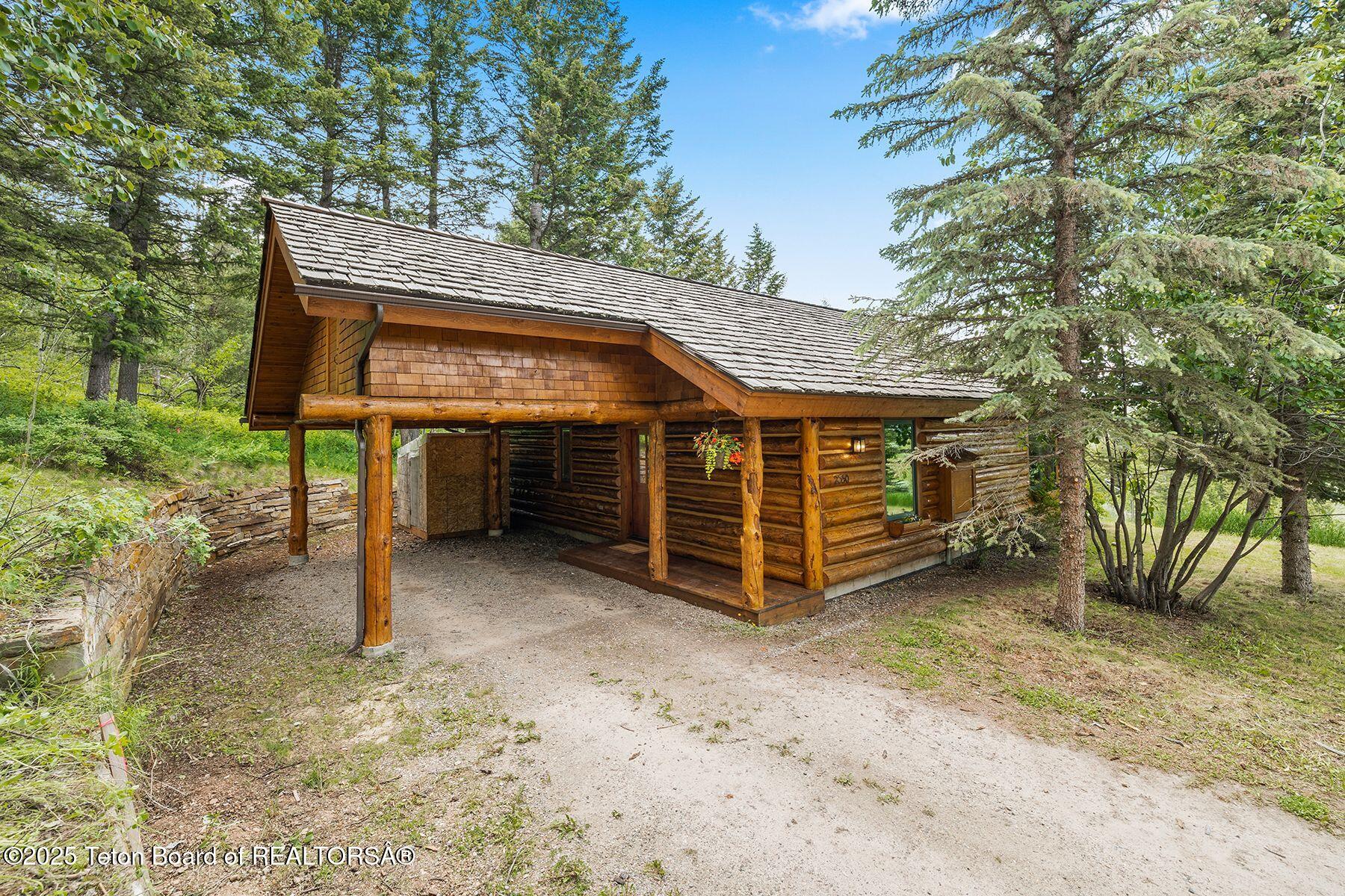 2350 East Apache Road Jackson, WY 83001 - Photo 20 of 24 photo_online_005