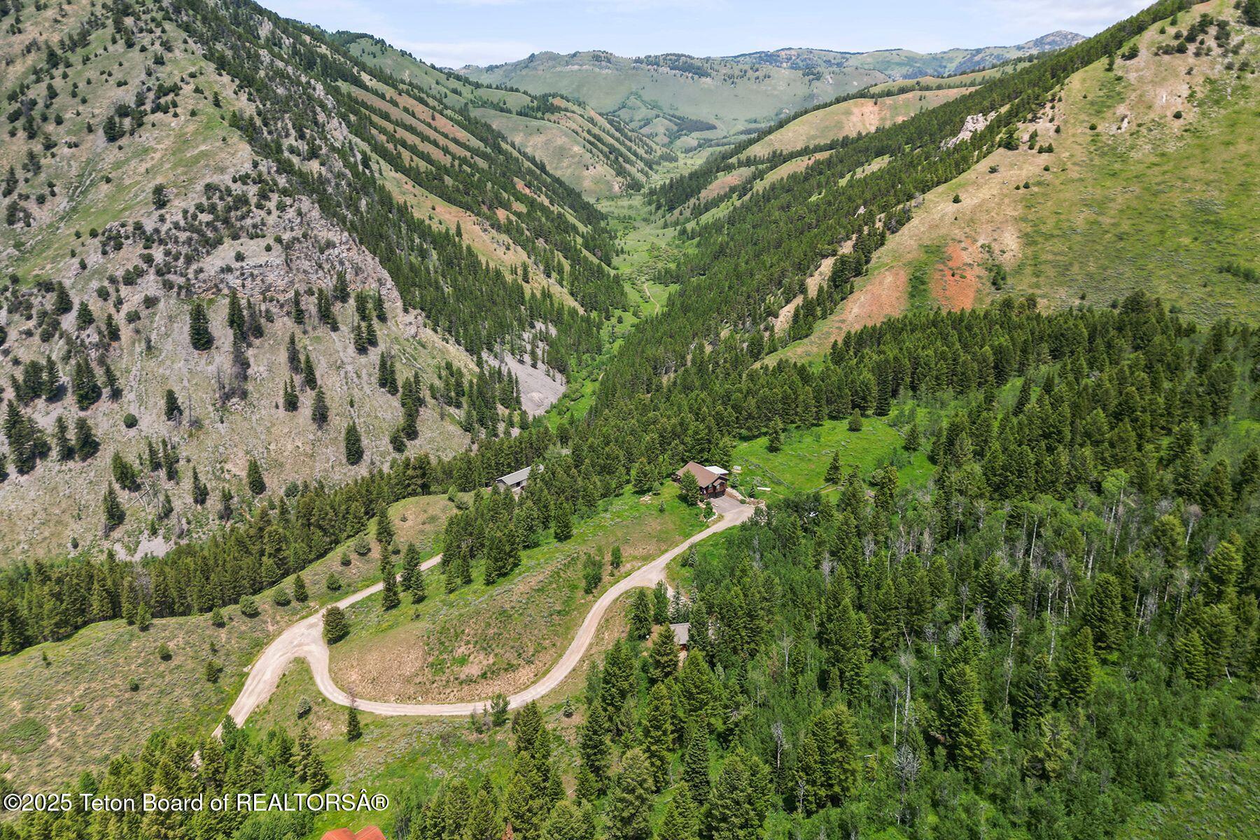 2350 East Apache Road Jackson, WY 83001 - Photo 6 of 24 photo_online_003