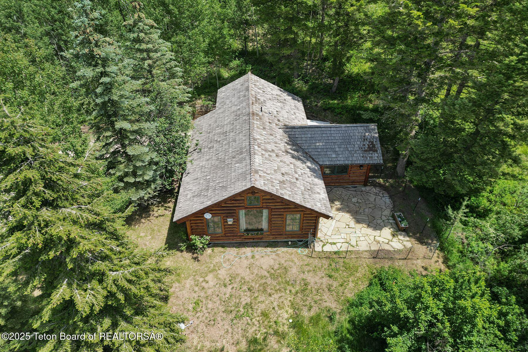 2350 East Apache Road Jackson, WY 83001 - Photo 9 of 24 photo_online_021