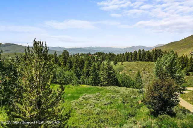 $2,250,000 | 2350 East Apache Road, Jackson, WY 83001