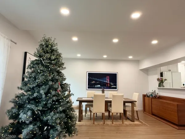 $4,300 | 22 Castle Ridge Drive, Unit 22, East Hanover, NJ 07936