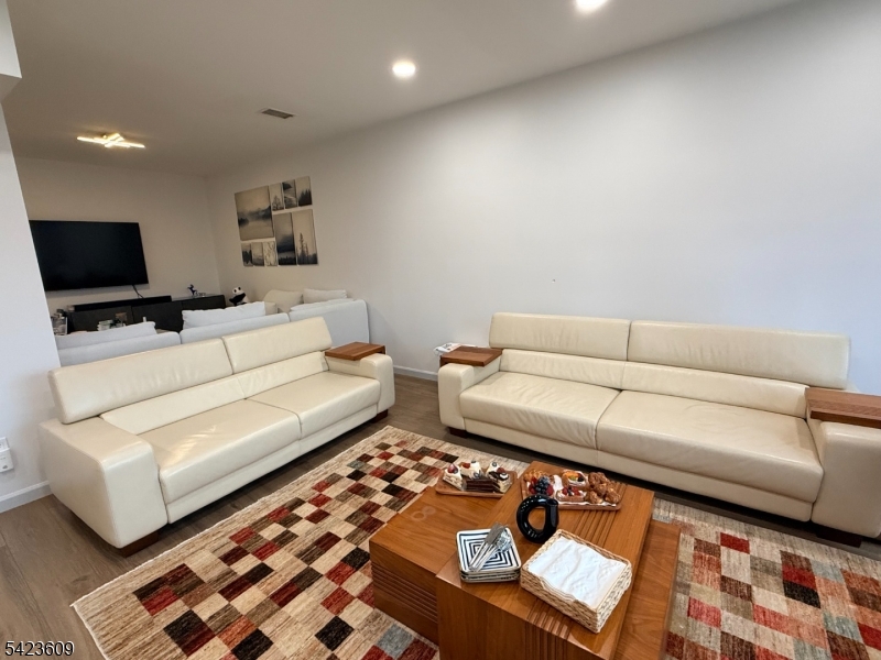 22 Castle Ridge Drive, Unit 22 East Hanover, NJ 07936 - Photo 20 of 34