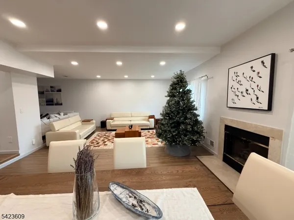 $4,300 | 22 Castle Ridge Drive, Unit 22, East Hanover, NJ 07936