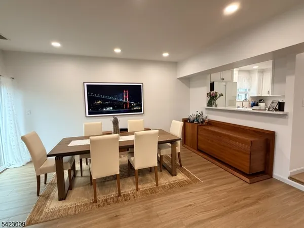 $4,300 | 22 Castle Ridge Drive, Unit 22, East Hanover, NJ 07936