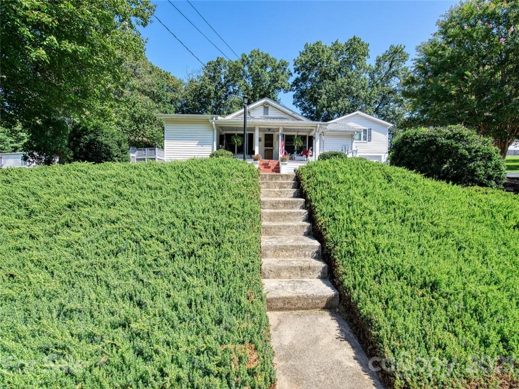 33 Newfound Road Asheville, NC 28806 - Photo 3 of 48 Gallery Image 3