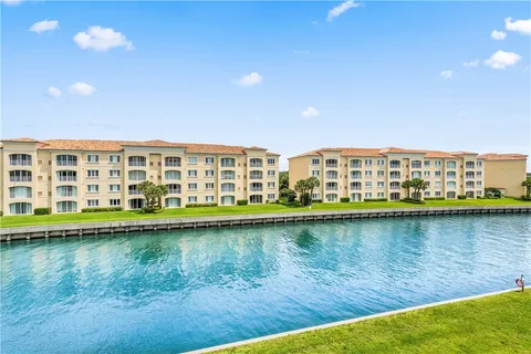$392,000 | 19 Harbour Isle Drive West, Unit 305, Hutchinson Island, FL 34949