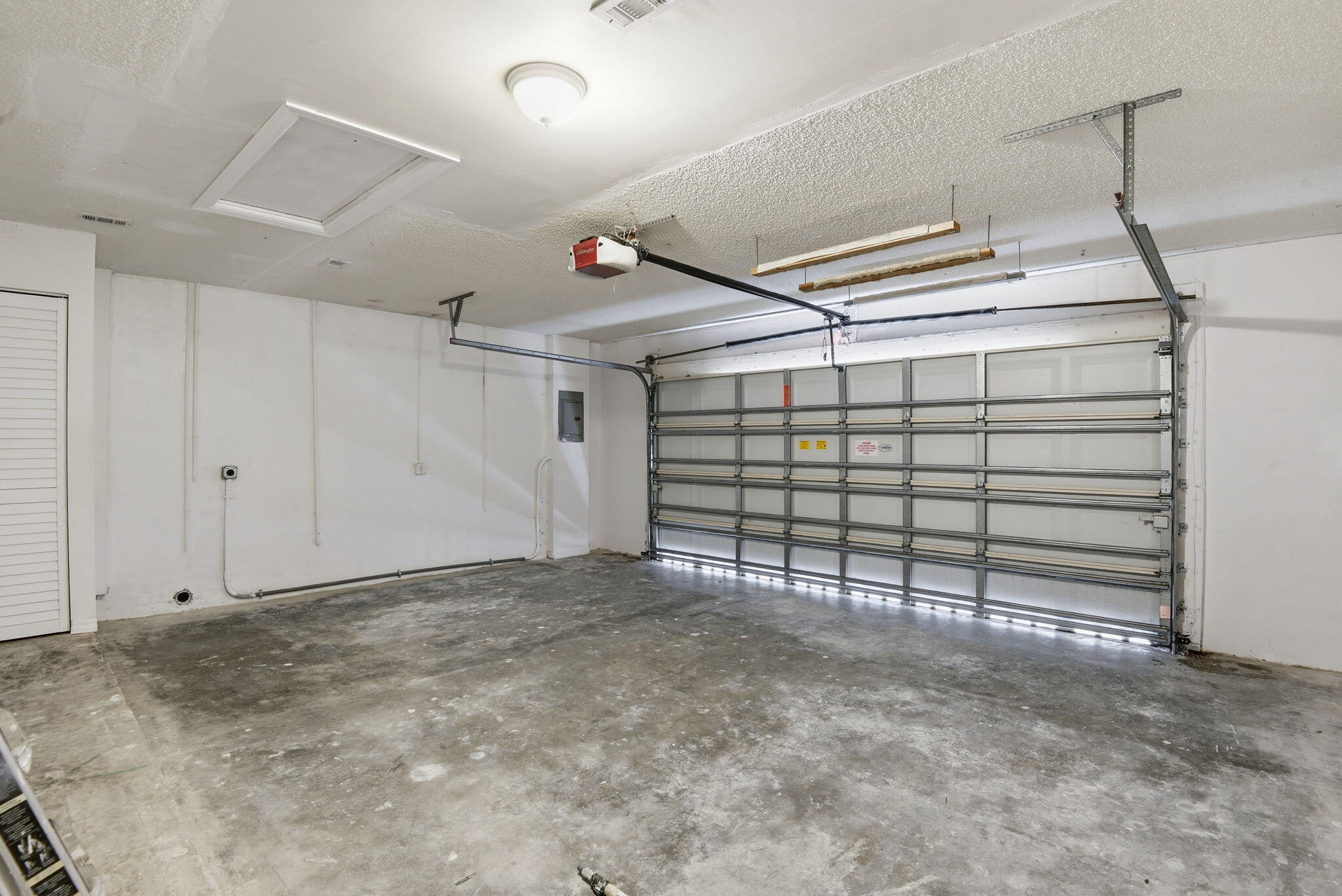 7350 Southwest 161st Place Miami, FL 33193 - Photo 26 of 31 a view of a garage