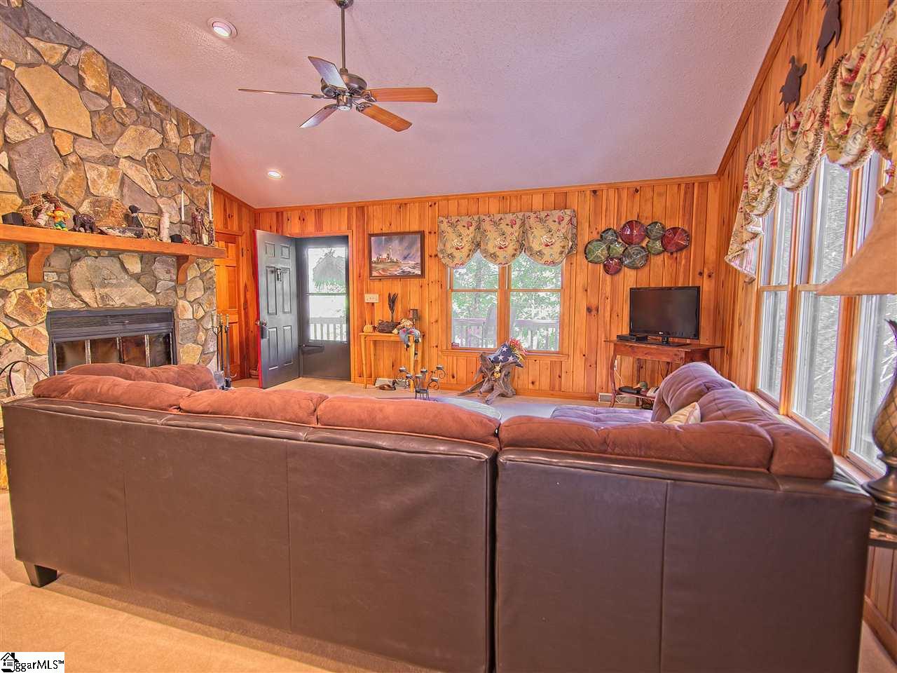 206 Hunters Ridge Pickens, SC 29671 - Photo 3 of 34