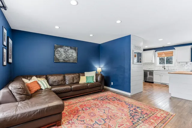 $354,900 | 38610 Grand Avenue, North Branch, MN 55056