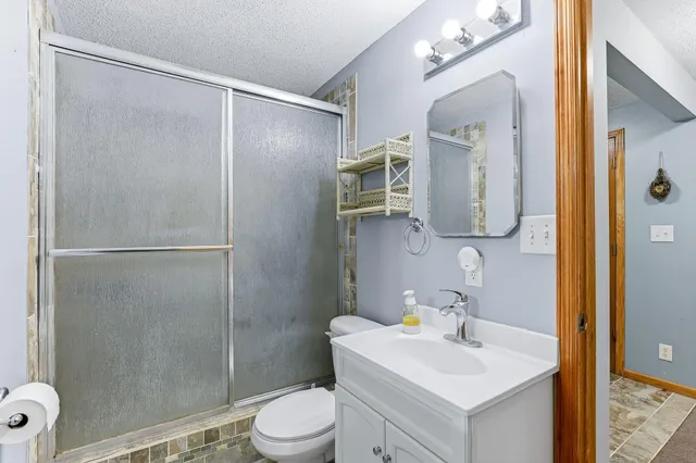 $354,900 | 38610 Grand Avenue, North Branch, MN 55056