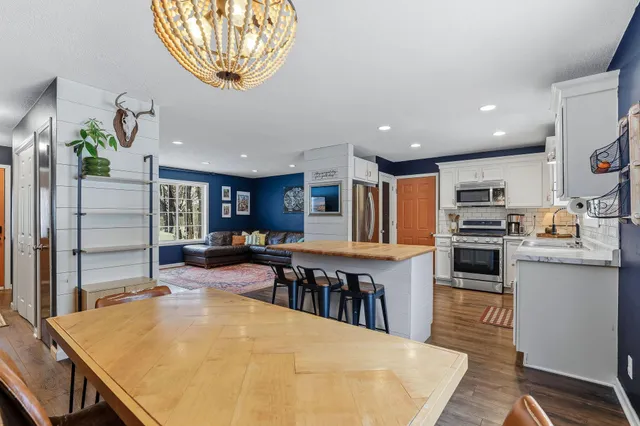 $354,900 | 38610 Grand Avenue, North Branch, MN 55056