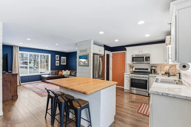 $354,900 | 38610 Grand Avenue, North Branch, MN 55056