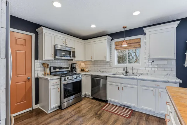 $354,900 | 38610 Grand Avenue, North Branch, MN 55056