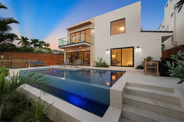 $7,500,000 | 1815 Fairhaven Place, Miami, FL 33133