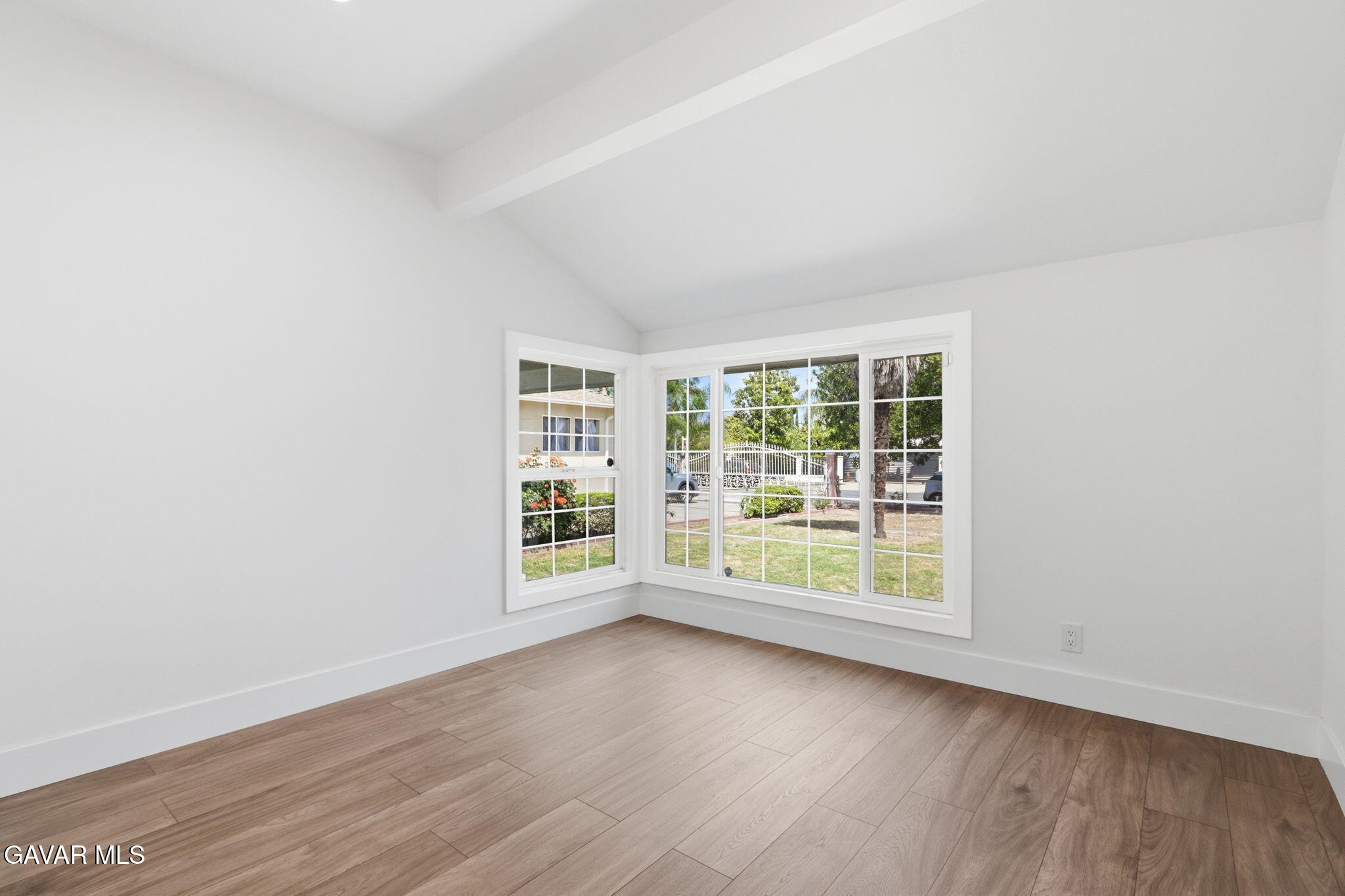 9841 Stanwin Avenue Arleta, CA 91331 - Photo 11 of 16 13-web-or-mls-IMG_1168