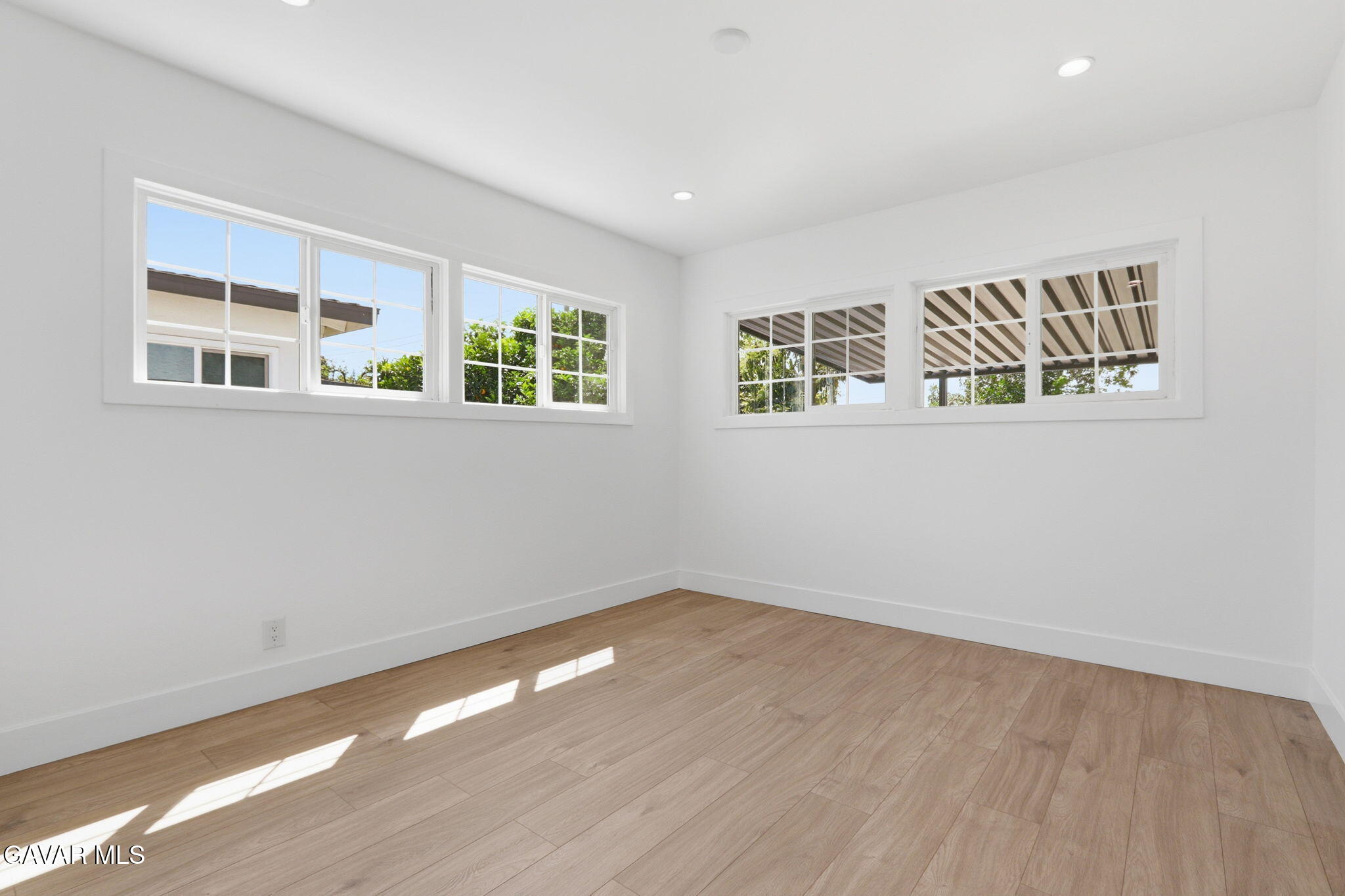 9841 Stanwin Avenue Arleta, CA 91331 - Photo 12 of 16 14-web-or-mls-IMG_1174