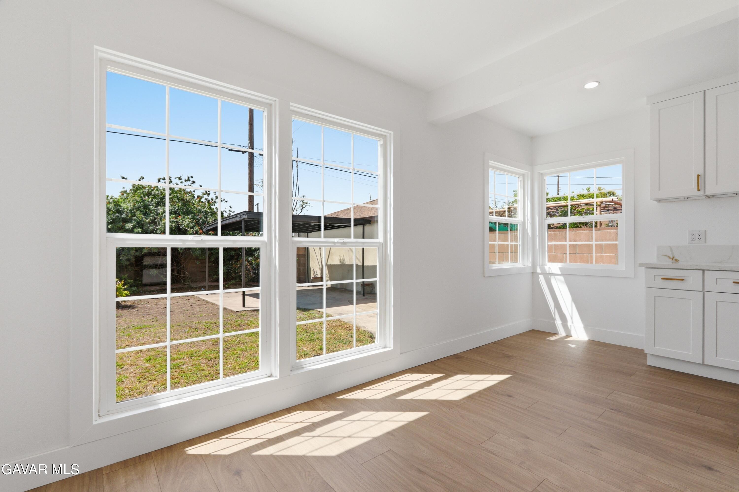 9841 Stanwin Avenue Arleta, CA 91331 - Photo 5 of 16 10-print-IMG_1156